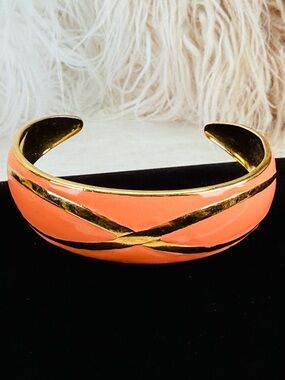 Vibtage Goldtone Coral Cuff Bracelet